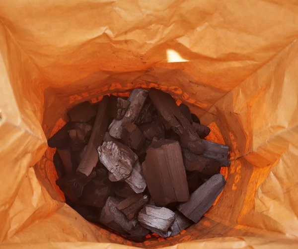 Suomalainen grillihiili koivusta 10x2kg pussi, 56,70€ toimitettuna Schenkerin noutopisteeseen